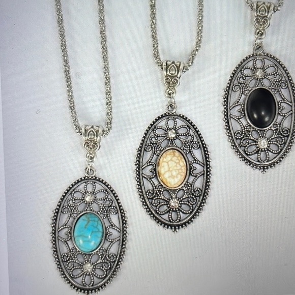 Marcellas Boutique Jewelry - Donated 🌹 oval Filigree Pendant